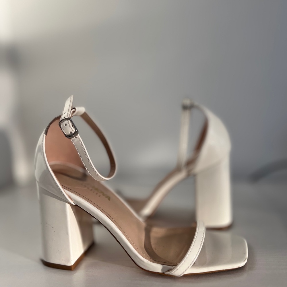 White Fashionnova Heels - Size 7